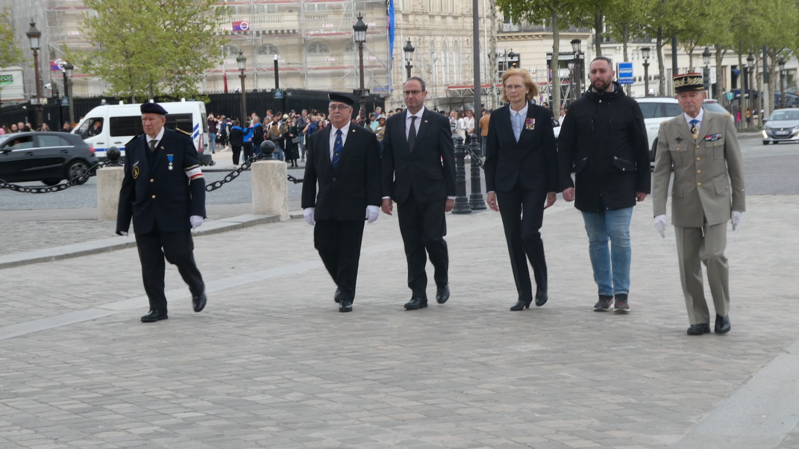 Arrivée des autorités sur la tombe du Soldat Inconnu